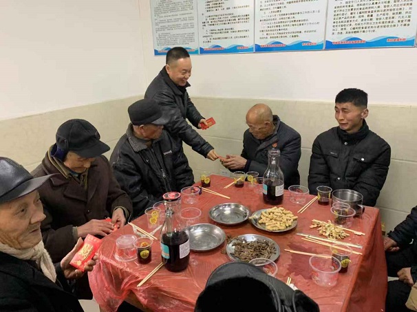 2019讓愛依舊，湖北昌利領(lǐng)導(dǎo)前往福利院慰問