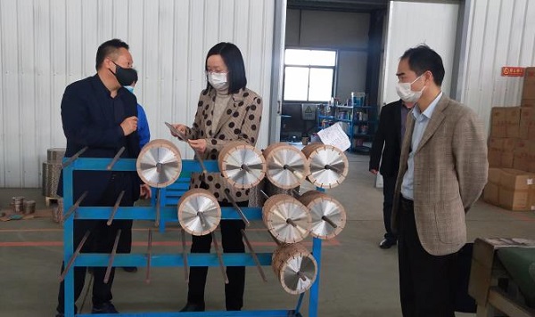 鄂州市市委常委、統(tǒng)戰(zhàn)部部長鄒霞 蒞臨湖北昌利公司調(diào)研