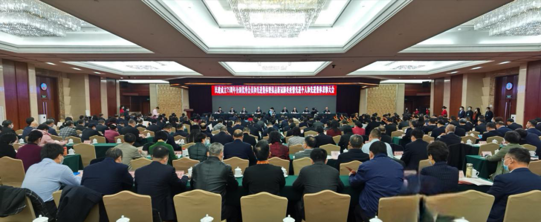 昌利公司龍其準(zhǔn)董事長獲民建中央表彰，授予“全國優(yōu)秀會(huì)員”榮譽(yù)稱號(hào)
